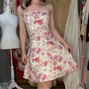 Vintage 90’s Chic Strapless Floral Dress in Pink and White